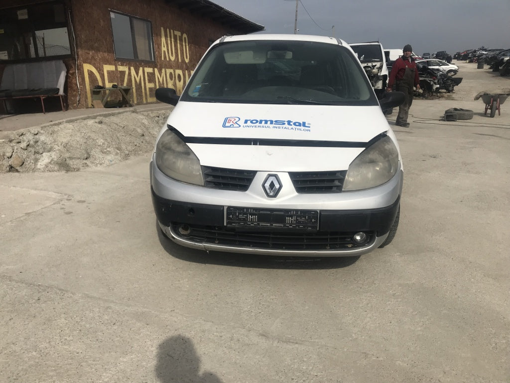 Dezmembrez Renault Scenic 2007 hatchback 1.5dci