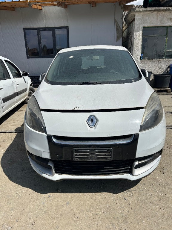 Dezmembrez Renault Scenic 2014 1.6 benzina motor K4MT8.