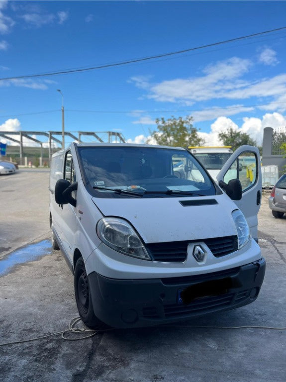 Dezmembrez Renault Trafic 2010 Duba 2.0