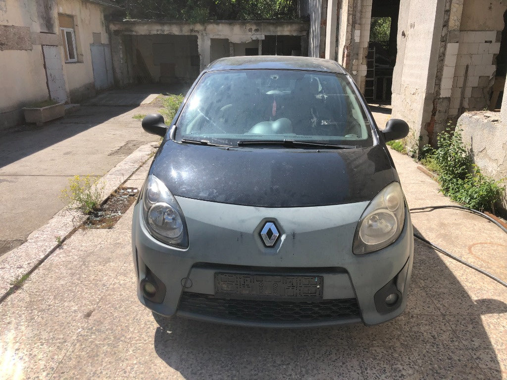 Dezmembrez Renault Twingo 2011 coupe 1.2