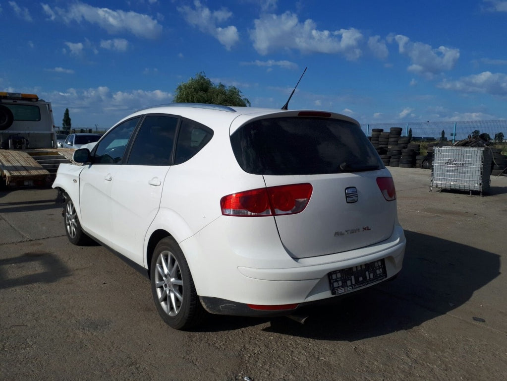 Dezmembrez Seat Altea XL din 2013, motor de1.6 tdi ,tip CAYC