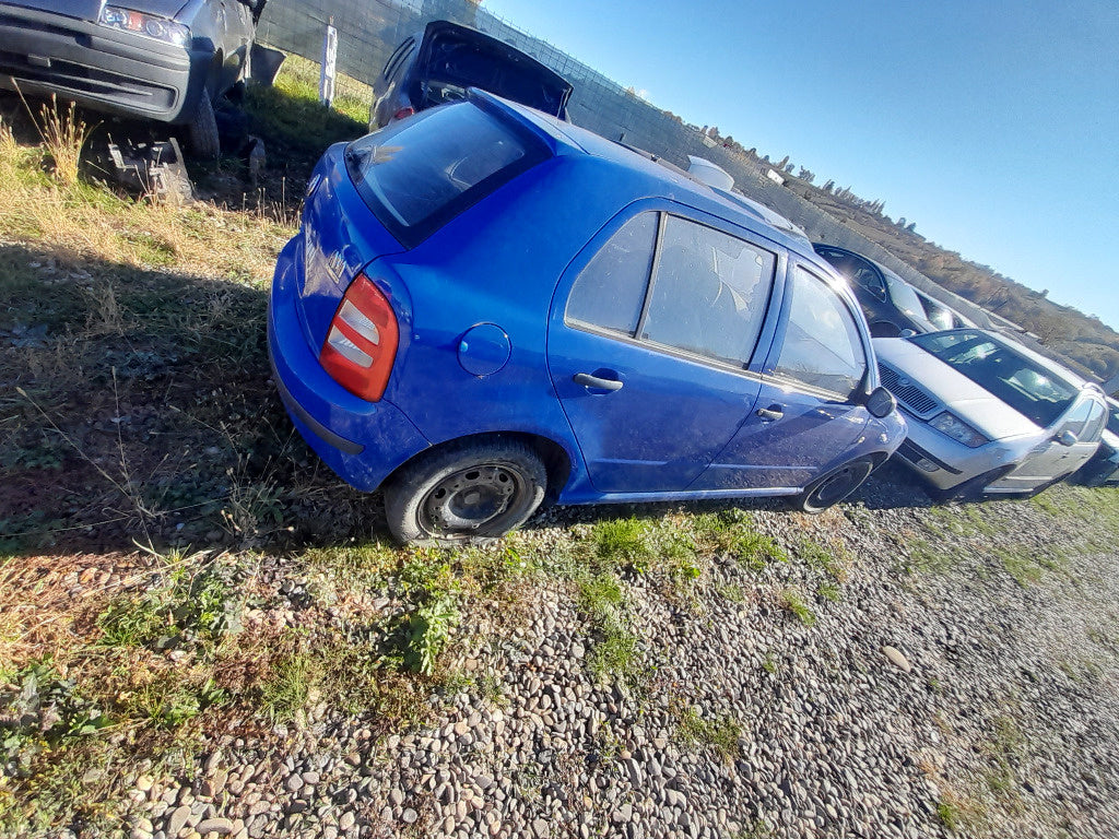 Dezmembrez skoda fabia 1.2 benzina an 2003