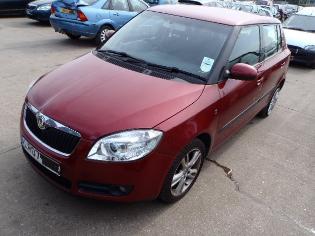 Dezmembrez Skoda Fabia 2 1.4i