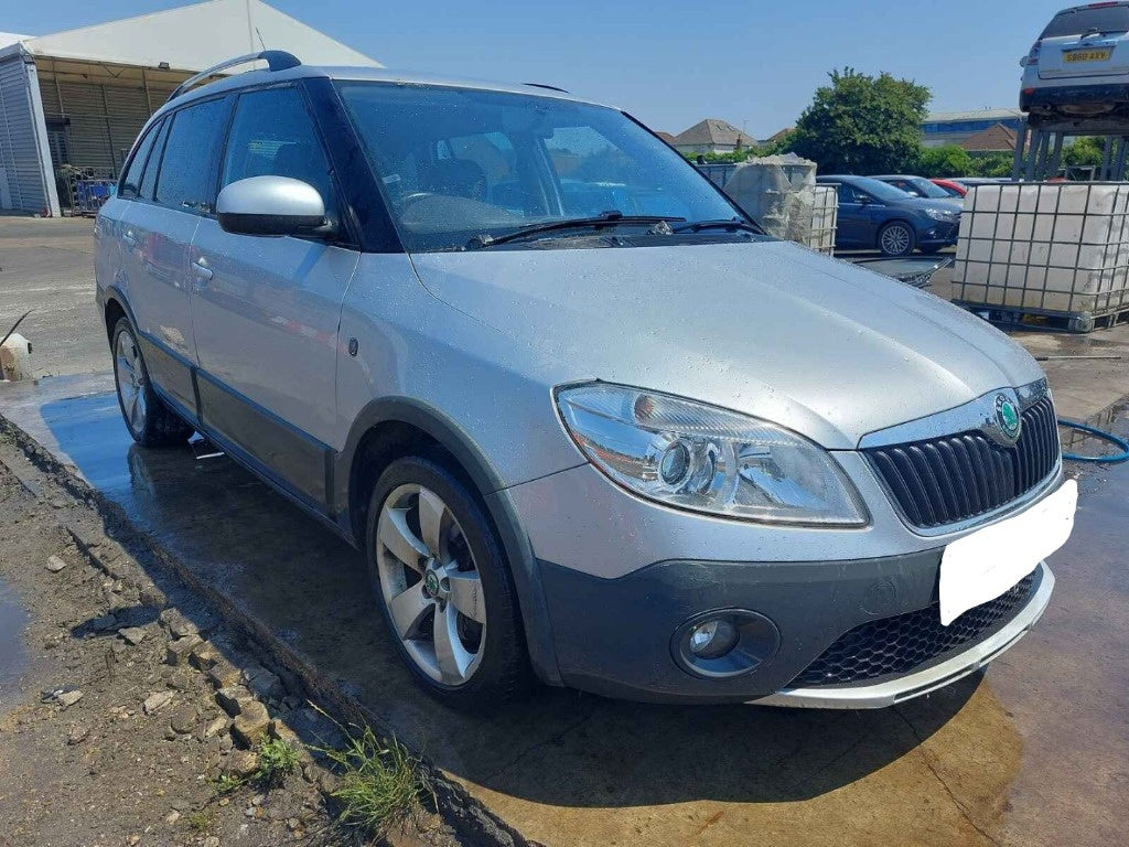 Dezmembrez Skoda Fabia 2 2011 Scout BREAK 1.6 TDI CAYC