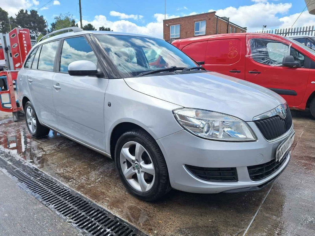 Dezmembrez Skoda Fabia 2 2012 COMBI 1.6 TDI
