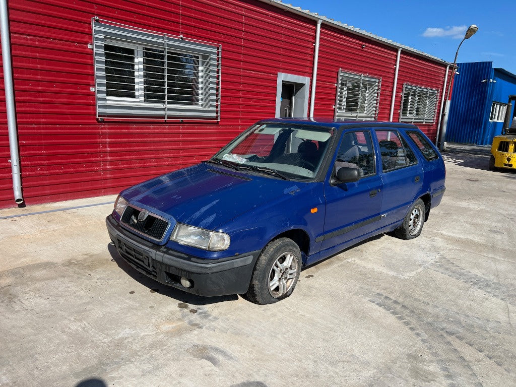 Dezmembrez Skoda Felicia 1999 COMBI 1.3 BENZINA