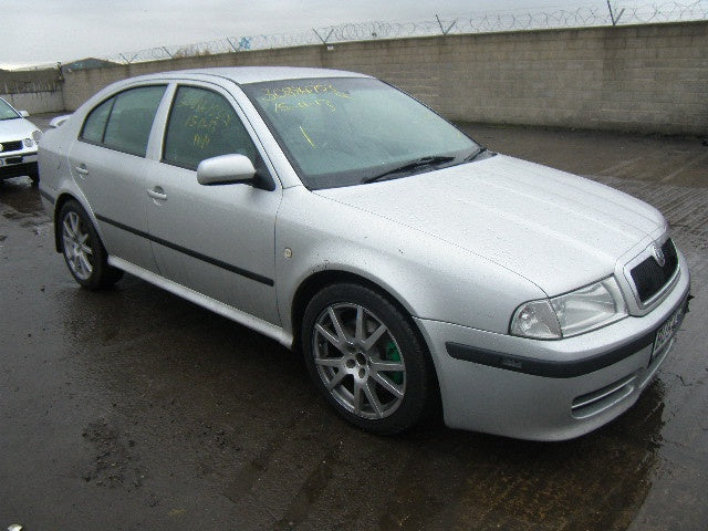 Dezmembrez Skoda Octavia 1, 2.0b, orice piesa!