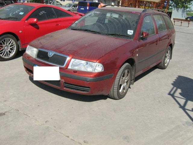 Dezmembrez Skoda Octavia 2002, 1.9d