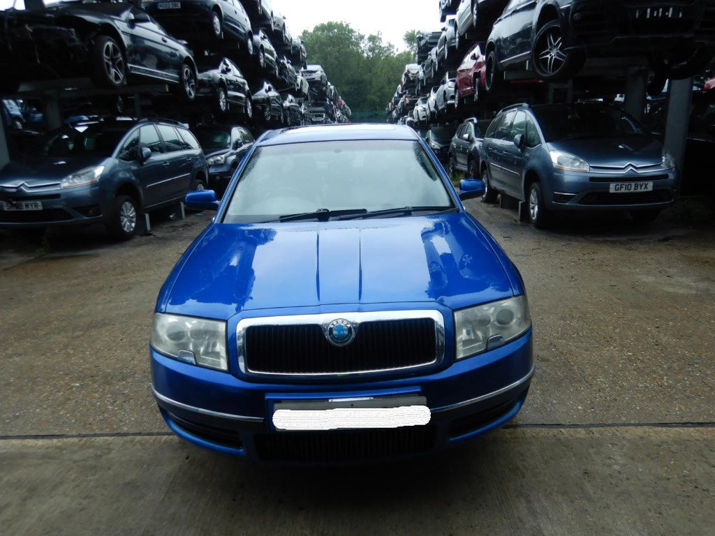 Dezmembrez Skoda Superb 2003 Berlina 2.5 Motorina