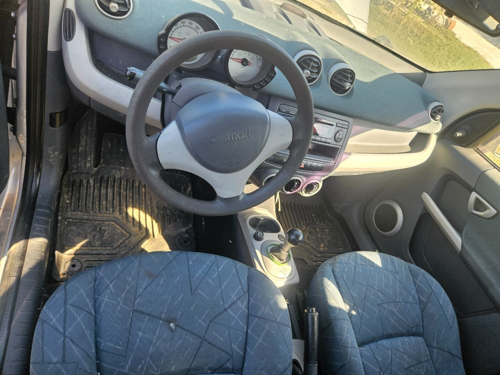 Dezmembrez Smart ForFour 1.3 benzina cutie semi automata din 2005