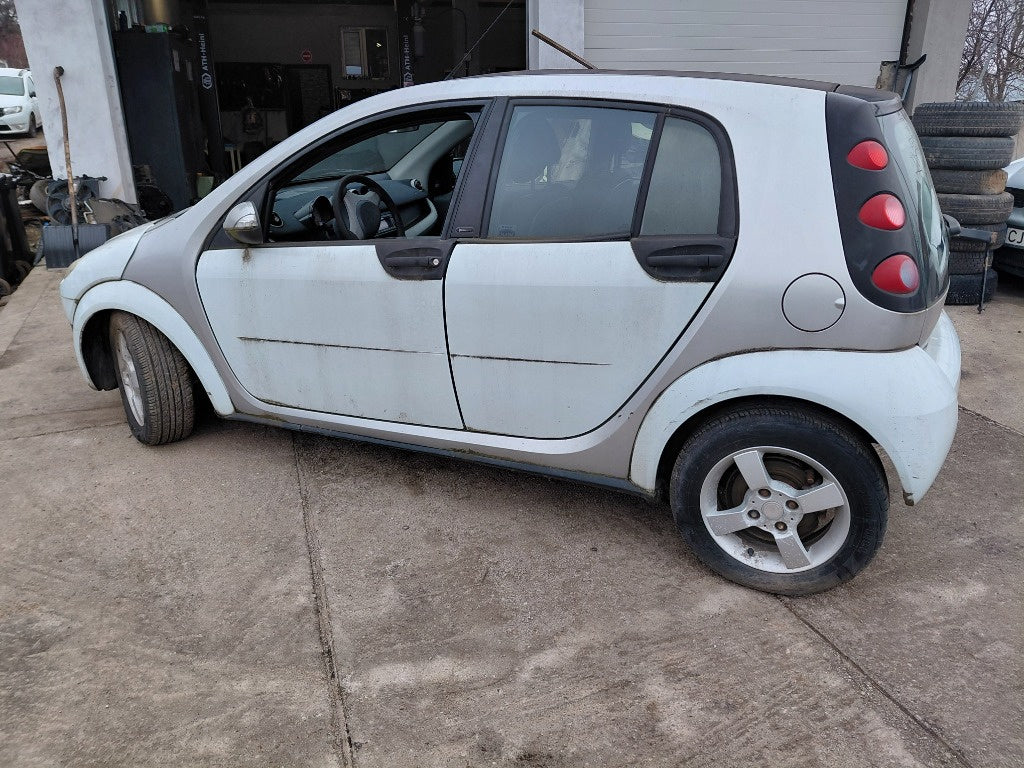 Dezmembrez smart forfour 1.5 diesel 2006 atat automat cat si manuala