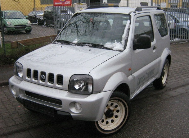 Dezmembrez Suzuki Jimny din 2001, 1.3b,
