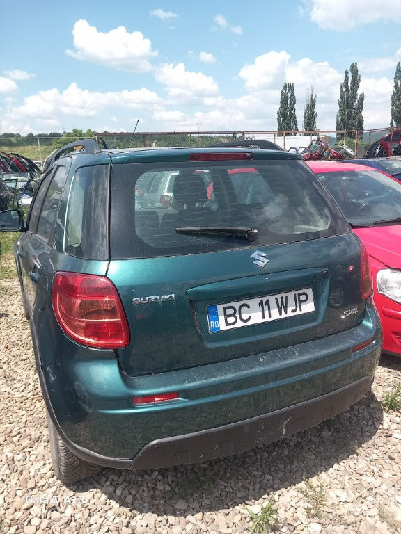 Dezmembrez suzuki sx4