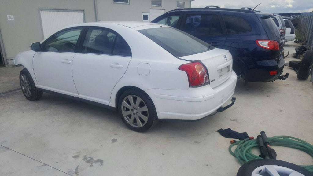 Dezmembrez Toyota AVensis 2.0 D euro 4 126 cp an 2008
