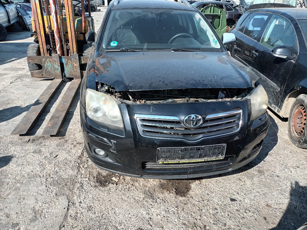 Dezmembrez Toyota Avensis an 2006,2.2d cod motor 2AD