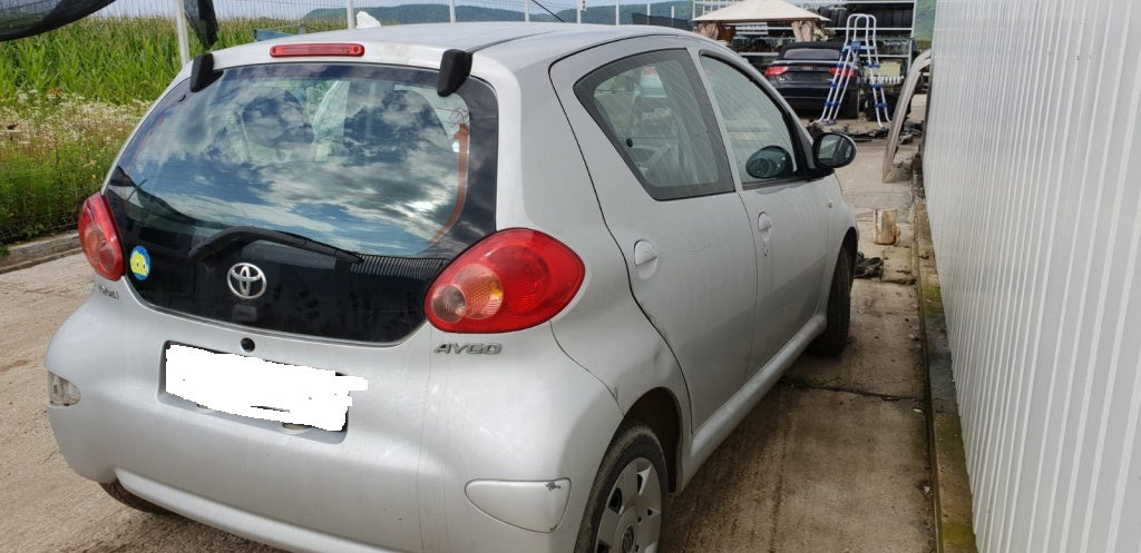 Dezmembrez Toyota Aygo 2008 Hatchback 1.0 Benzina, 50kw, E4