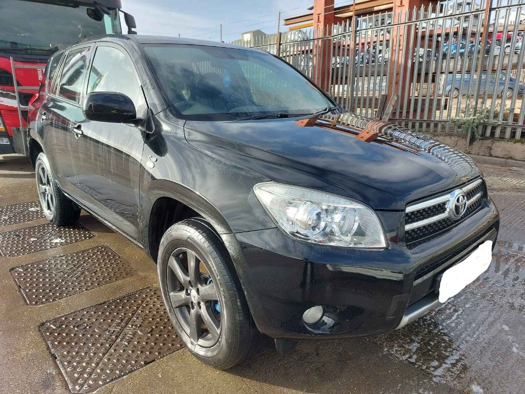 Dezmembrez Toyota RAV 4 2008 SUV 2.2 DIESEL 136Hp