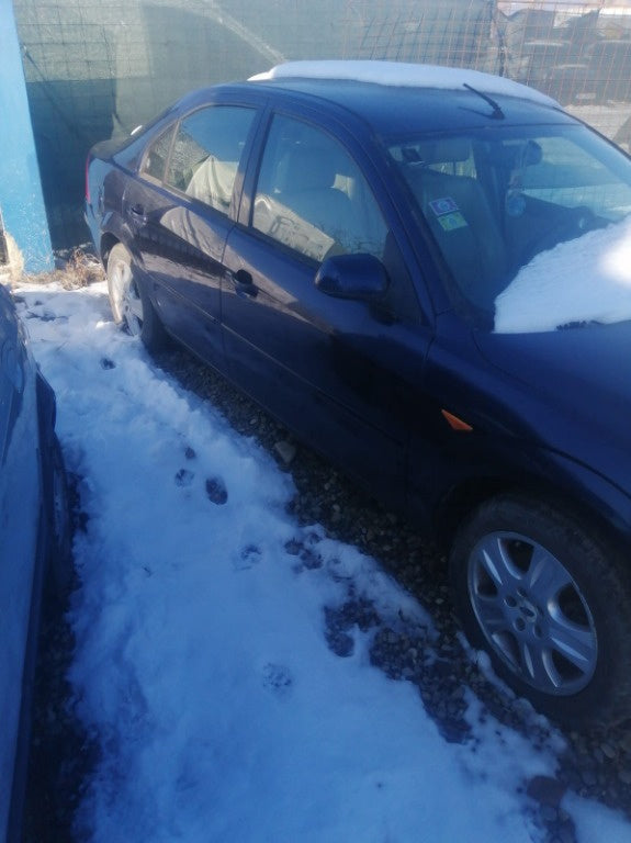 Dezmembrez un ford mondeo din 2004 motor 2.0 tdci