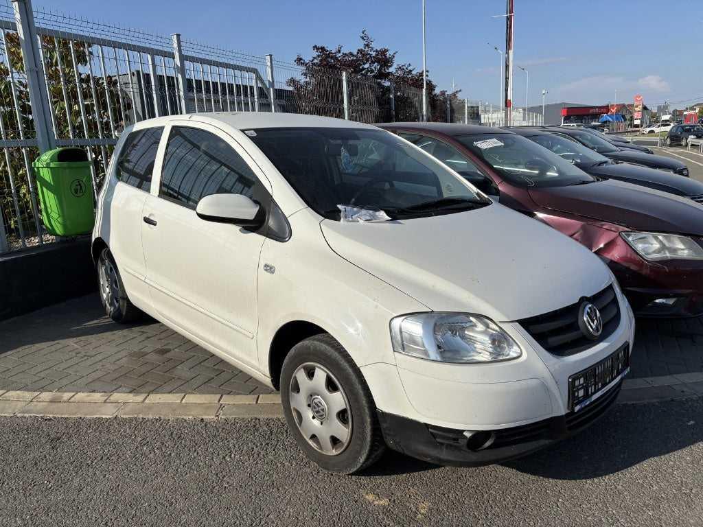 Dezmembrez Volkswagen Fox (5Z1, 5Z3) 1.2 benz 2009, CHF