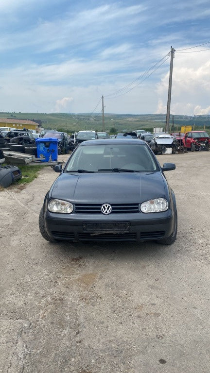 Dezmembrez Volkswagen Golf 4 1999 hatchback 1,6 mpi