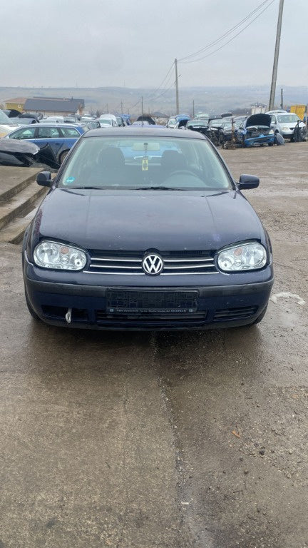 Dezmembrez Volkswagen Golf 4 2001 hatchback 1,4 benzina