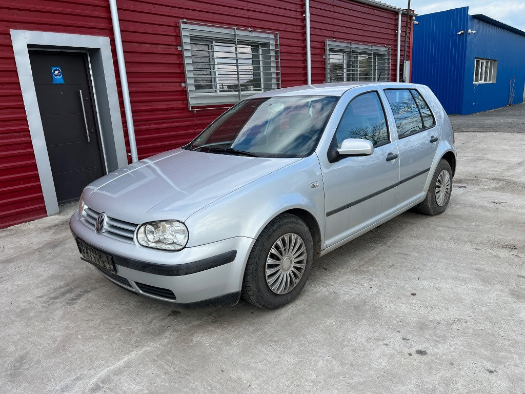 Dezmembrez Volkswagen Golf 4 2001 HATCHBACK 1.6