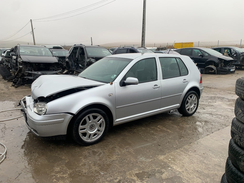 Dezmembrez Volkswagen Golf 4 2003 hatchback 1600