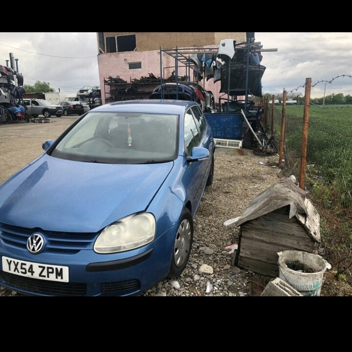 Dezmembrez Volkswagen Golf 5 motor 1.9 SDI