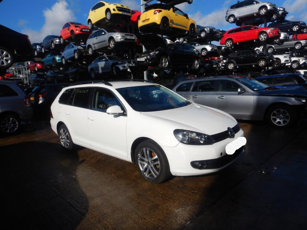 Dezmembrez Volkswagen Golf 6 2010 BREAK 1.6 TDI