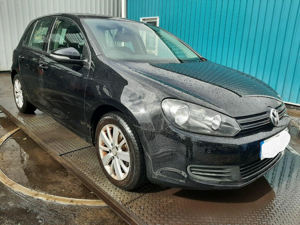 Dezmembrez Volkswagen Golf 6 2010 Hatchback 1.6 tdi