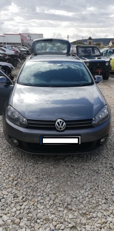 Dezmembrez Volkswagen Golf 6 2011 break 1.6 diesel