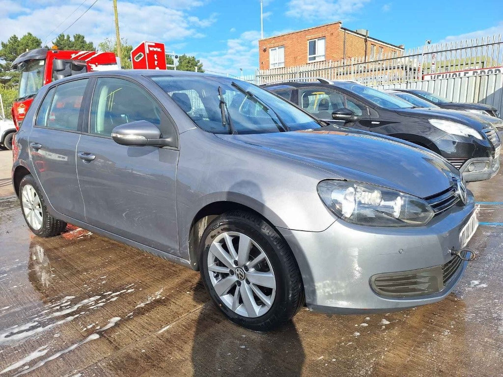 Dezmembrez Volkswagen Golf 6 2012 HATCHBACK 1.6 TDI