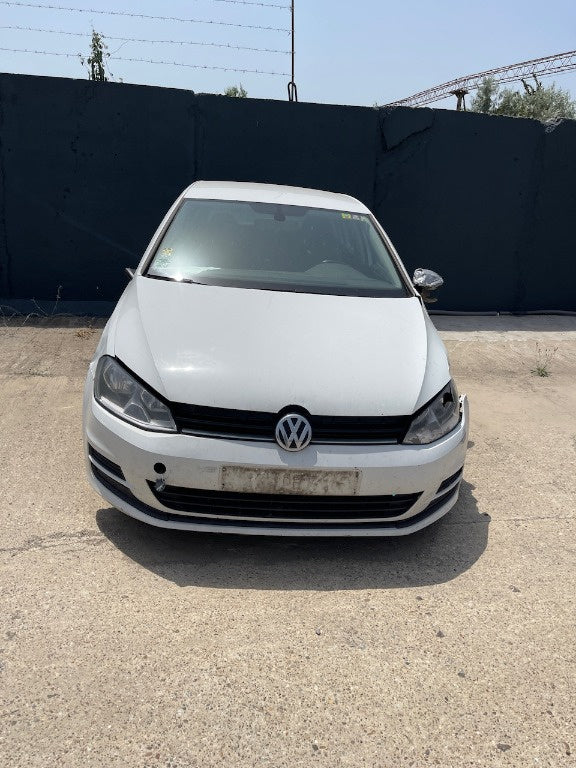 Dezmembrez Volkswagen Golf 7 2016 Hatchback 1.2 Tsi