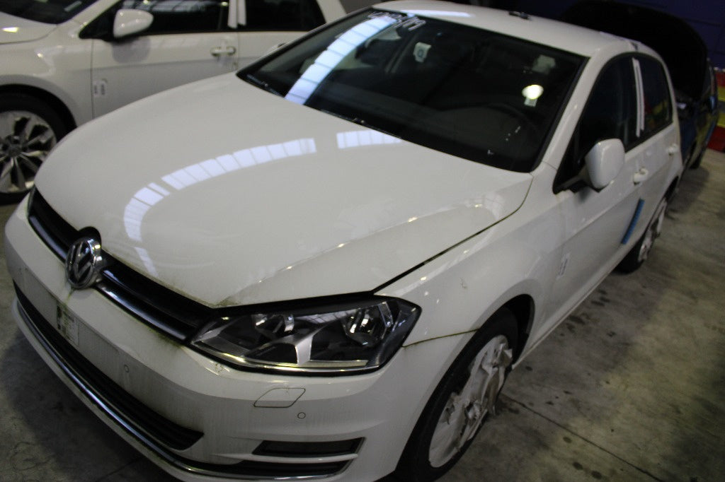Dezmembrez Volkswagen Golf 7 2016 Hatchback 1.6 tdi CXX
