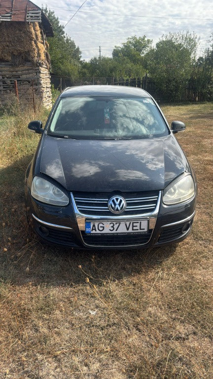 Dezmembrez Volkswagen Jetta 2.0 FSI BLR cutie de viteze manuala volan stanga