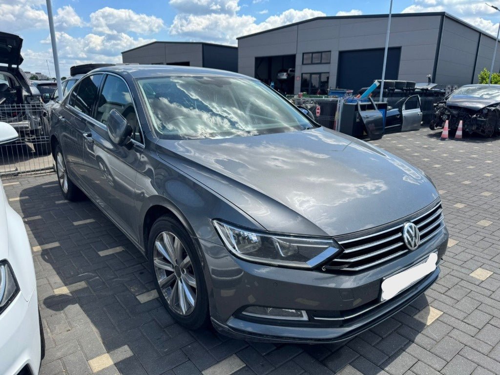 Dezmembrez Volkswagen Passat (3G2) 2.0 TDI, CRL