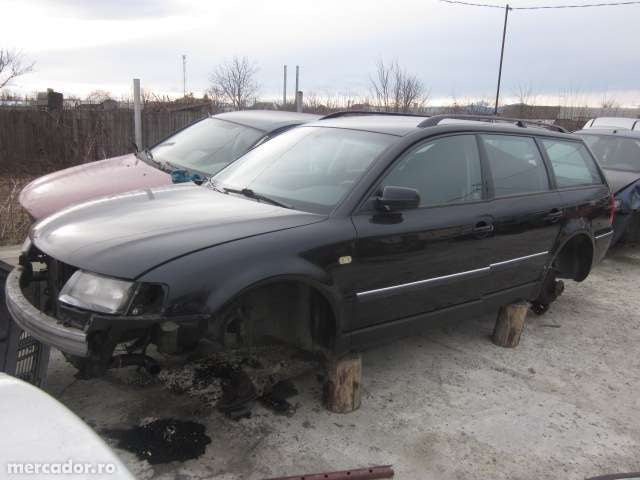 Dezmembrez Volkswagen Passat an fabricatie 2000.