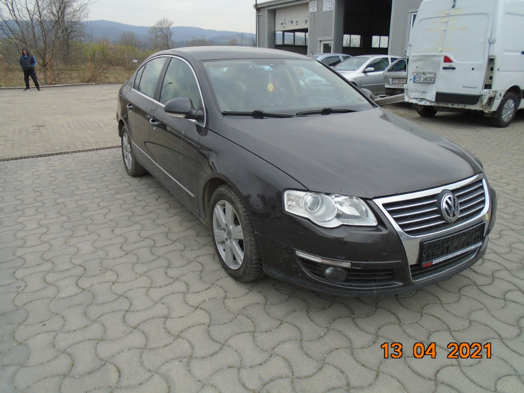 Dezmembrez Volkswagen Passat B6 2006 berlina 2.0 B, BLR, 100kw, E4