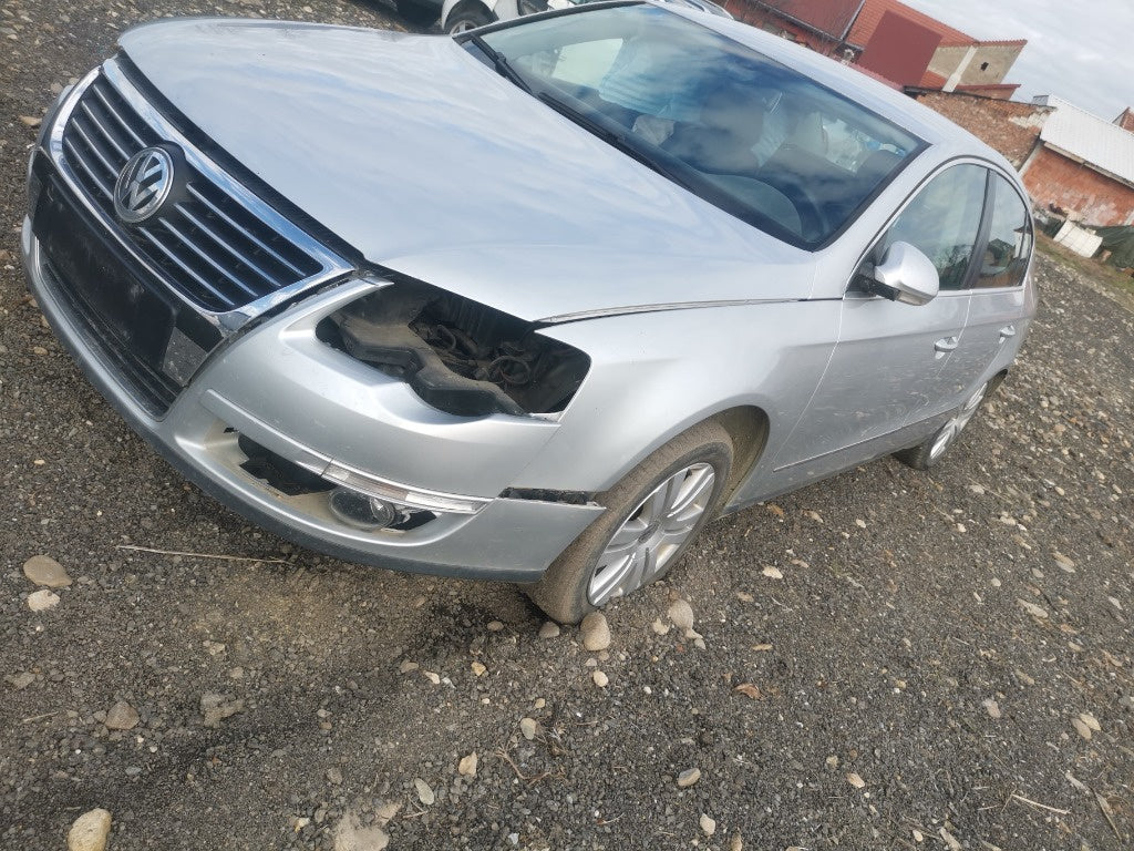 Dezmembrez Volkswagen Passat B6 2007 Sedan 2.0 TDI