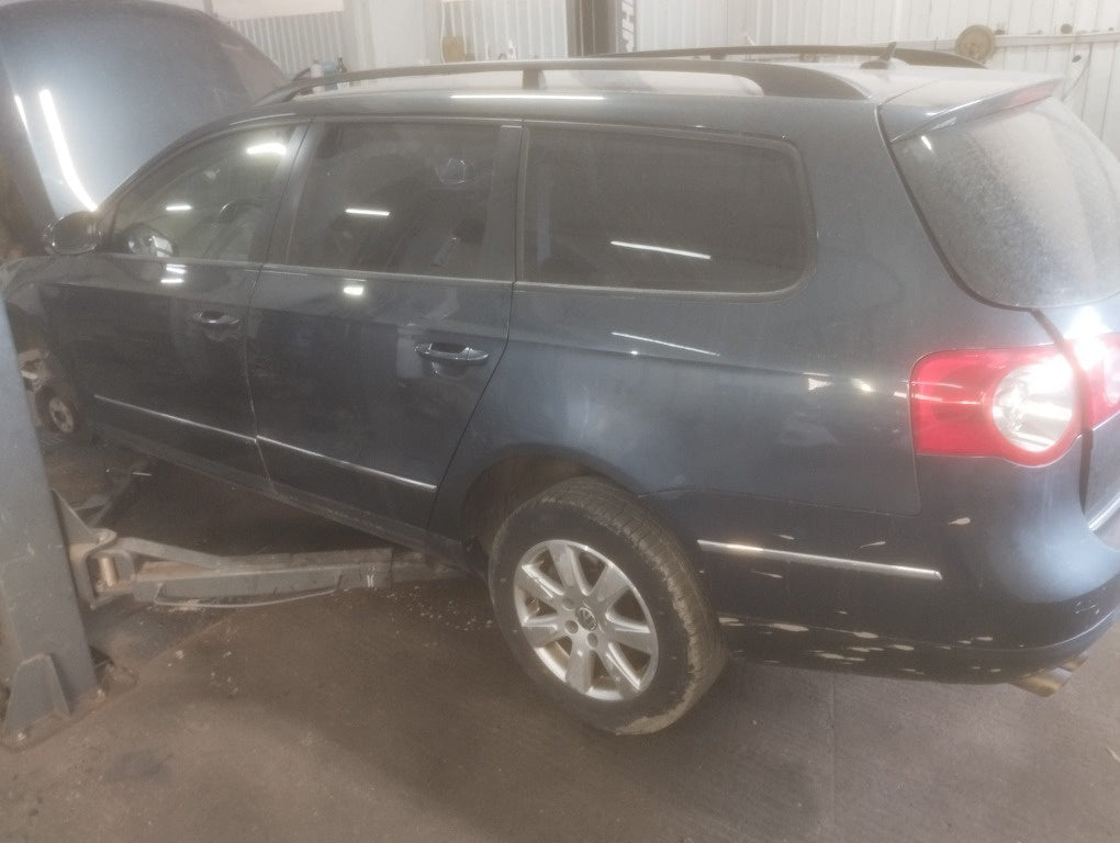 Dezmembrez volkswagen passat b6 anul 2007 2.0 diesel cod motor BMR
