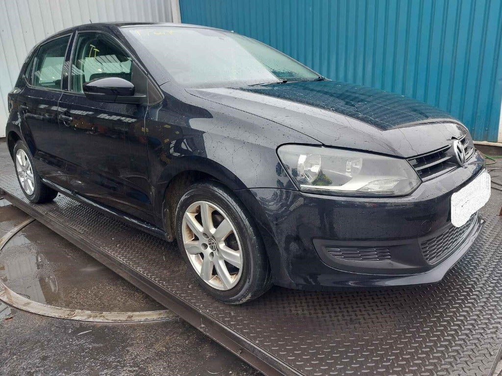 Dezmembrez Volkswagen Polo 6R 2010 HATCHBACK 1.6 TDI