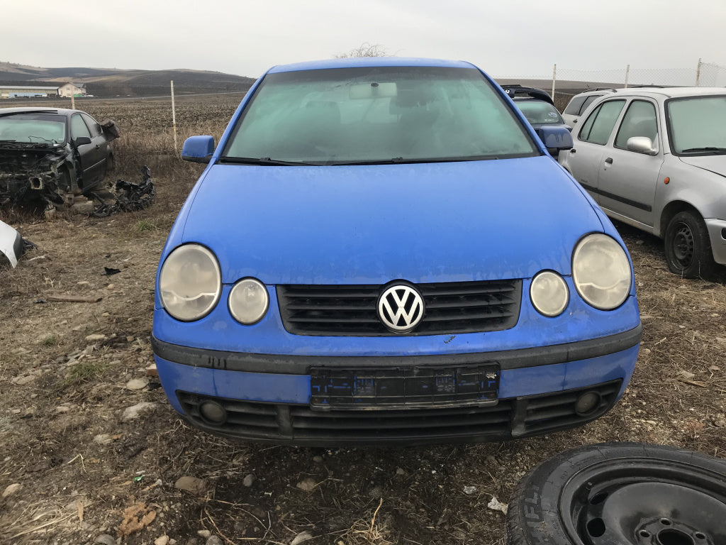 Dezmembrez Volkswagen Polo 9N 2002 hatchback 1,2