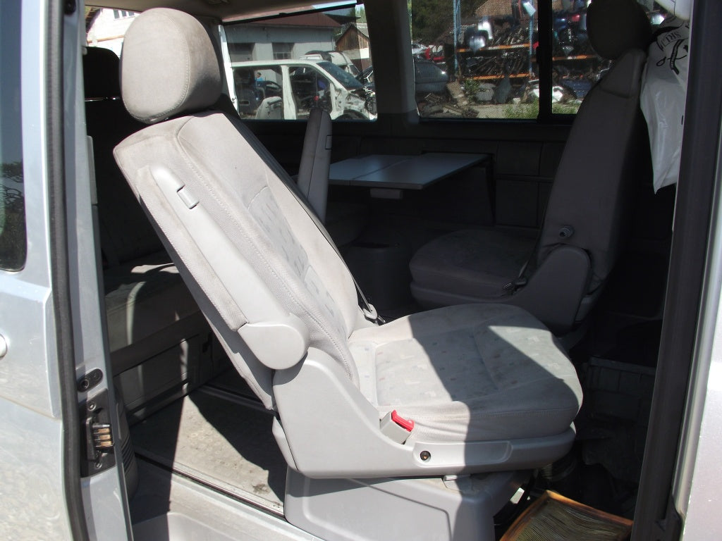 Dezmembrez Volkswagen T5 2009 VAN 2.5, 2.0