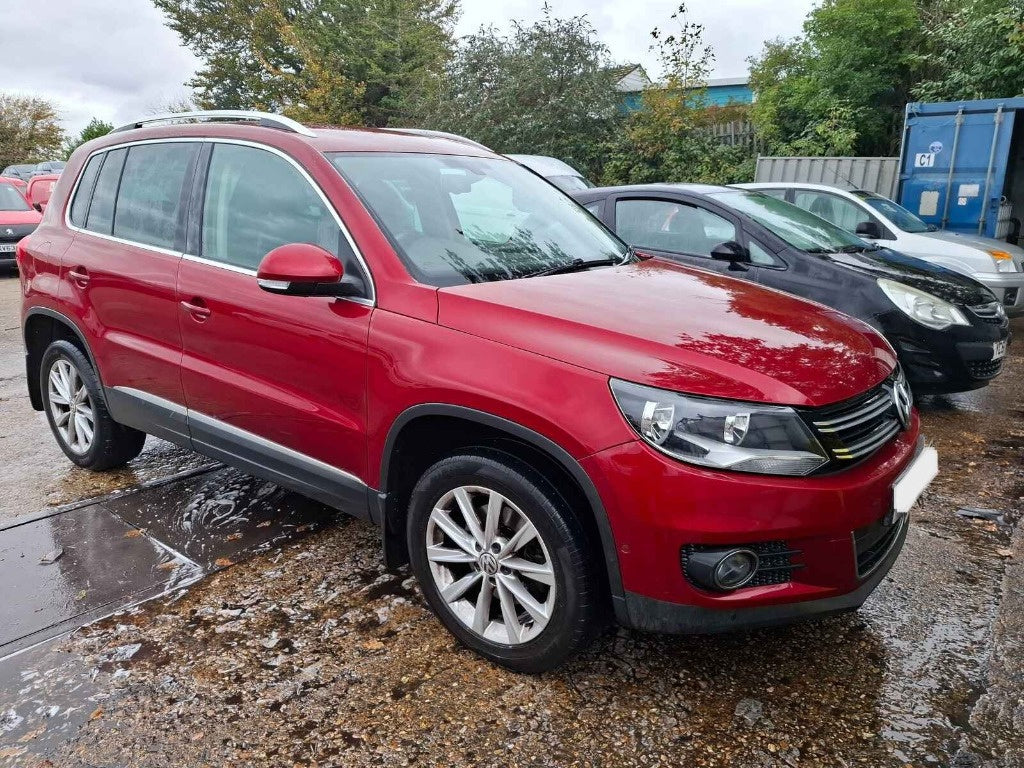 Dezmembrez Volkswagen Tiguan 5N 2013 SUV 2.0 TDI