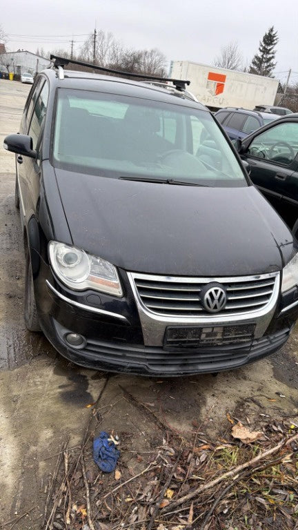 Dezmembrez Volkswagen Touran 2.0 TDI BMN 2008