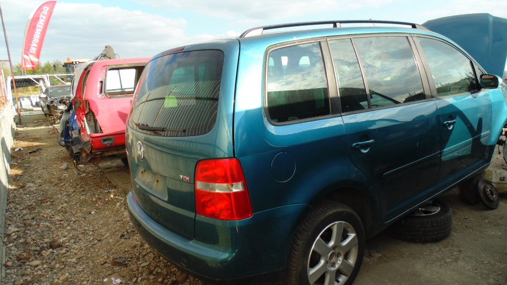 Dezmembrez Volkswagen Touran 2004 Hatchback 2.0 Tdi
