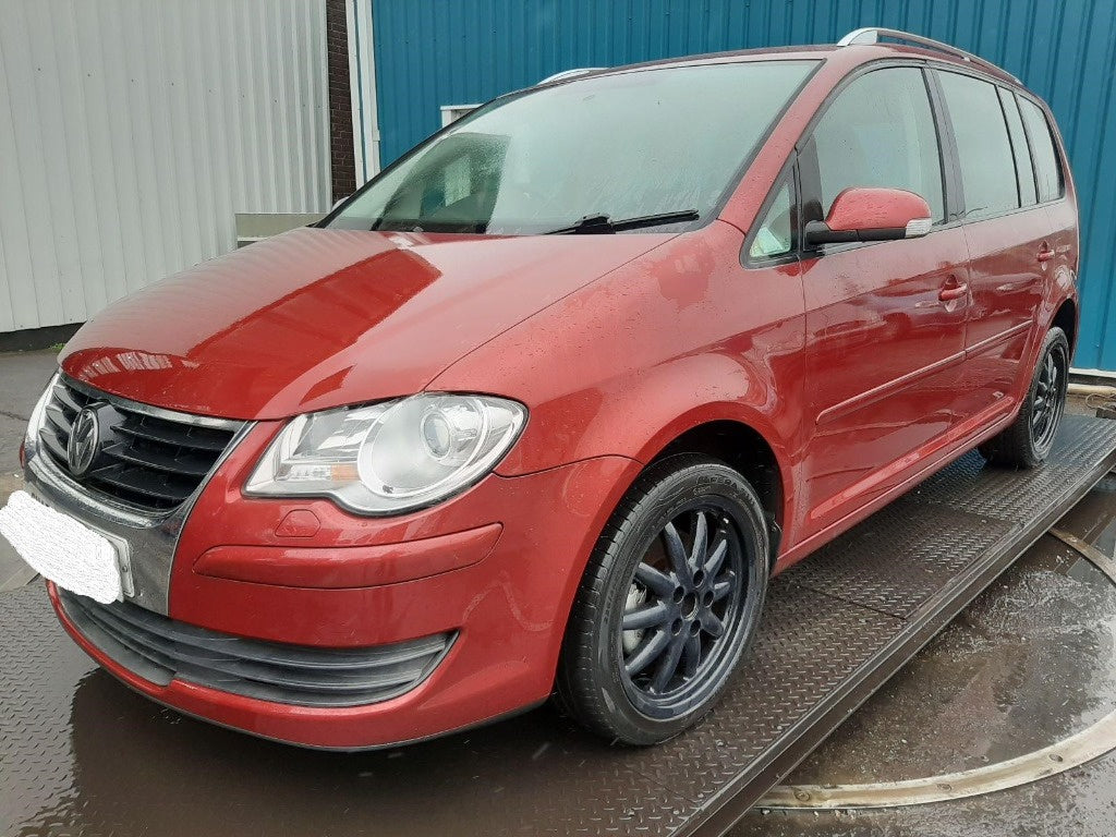 Dezmembrez Volkswagen Touran 2008 Hatchback 2.0 tdi