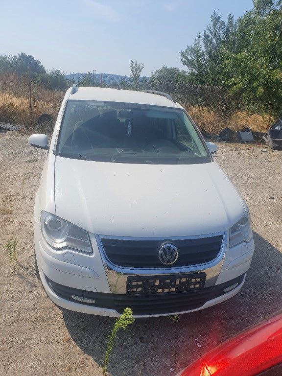 Dezmembrez Volkswagen Touran 2009 Hatchback 1.9 TDI, 77kw, Euro 4, CV manuala