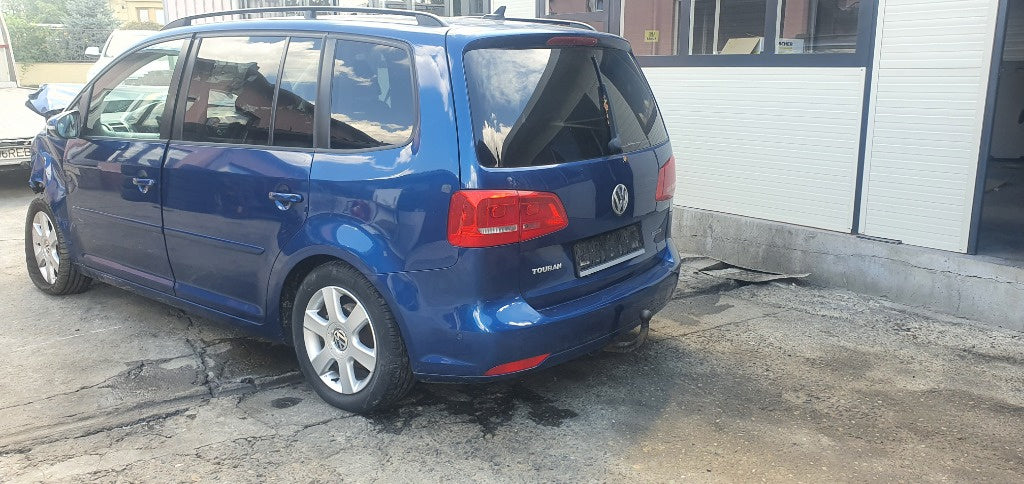 Dezmembrez Volkswagen Touran 2011 Monovolum 2.0TDI