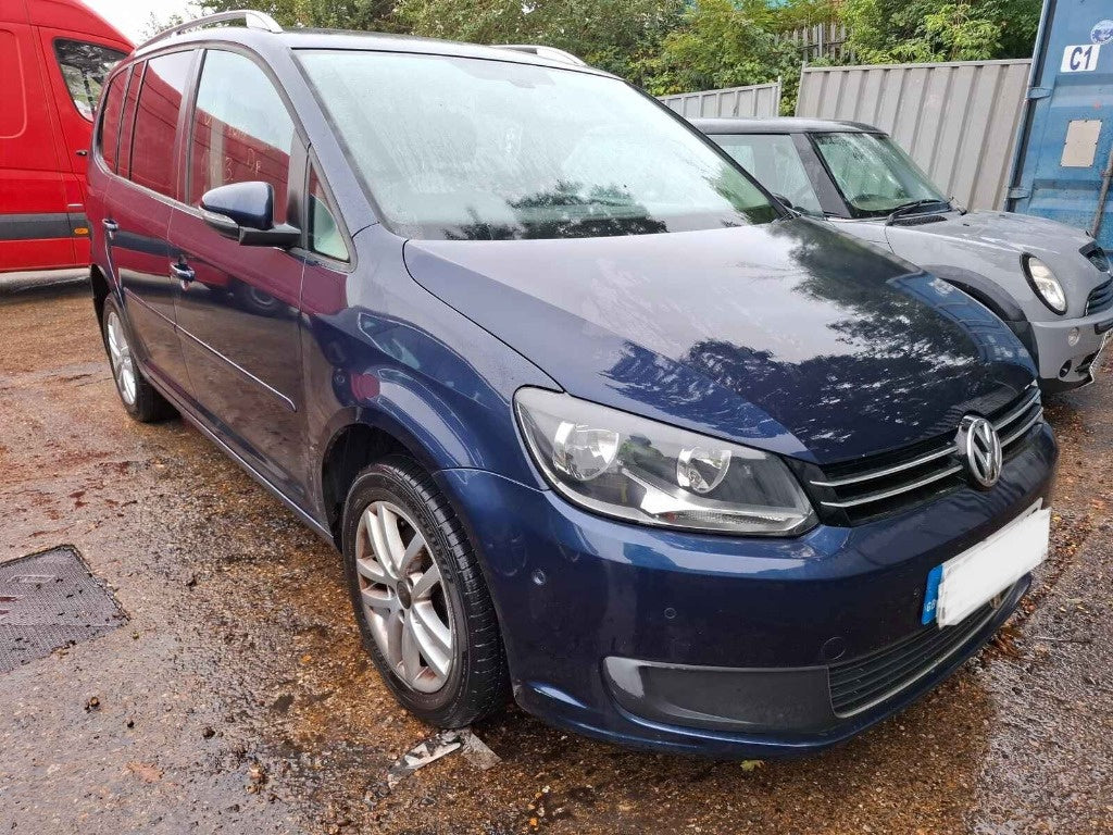 Dezmembrez Volkswagen Touran 2013 MONOVOLUM 1.6 TDI